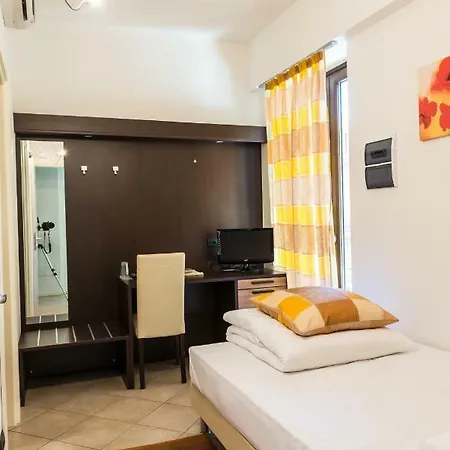 Nuovo Bar Pensión Gravedona