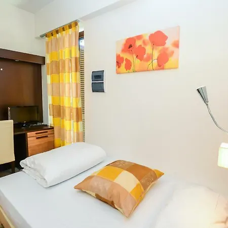 Konukevi Nuovo Bar Gravedona