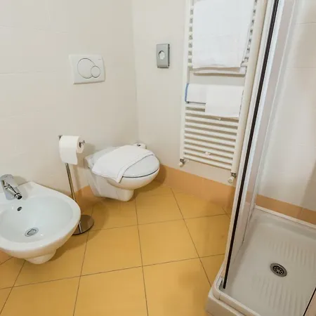 Konukevi Nuovo Bar 4*